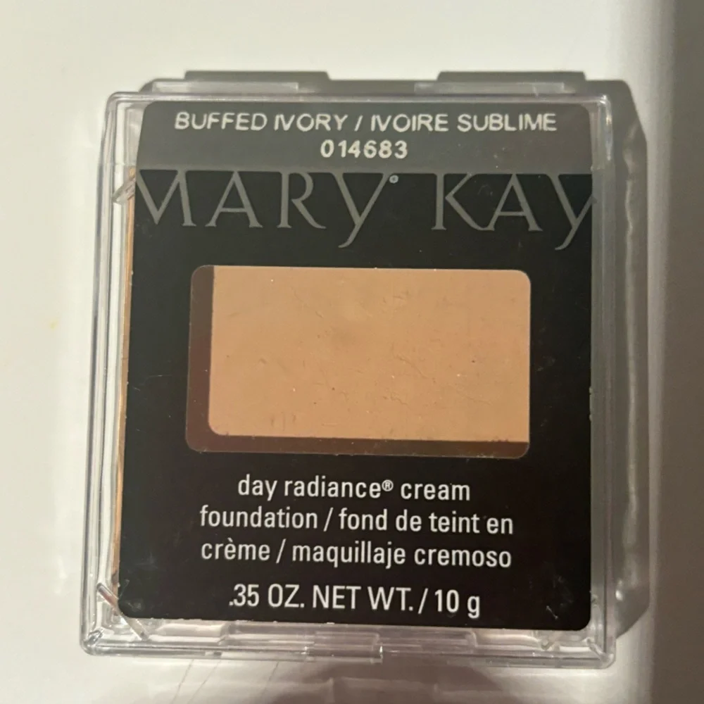 MARY KAY BUFFED IVORY DAY RADIANCE CREAM FOUNDATION